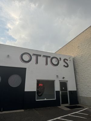 Otto's Bar by null