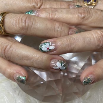 Lux Nail Salon - Nail Salons Near Me - Honolulu, Hawaii Lux Nail Salon - Nail Salons Near Me - Honolulu, Hawaii