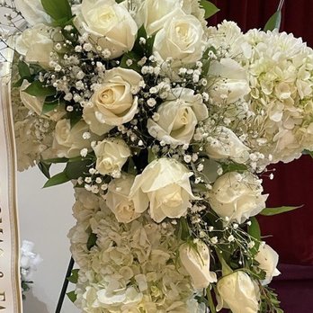 Sauganash Flowers - Floral Designers Near Me - Chicago, Illinois