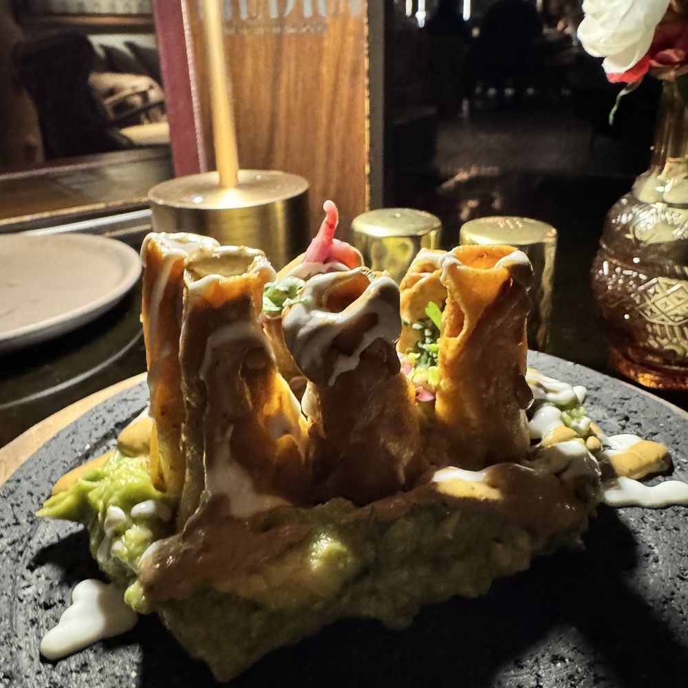 Piedra - Guacamole with chicken - app - Beer Bar Near Me - Indianapolis, Indiana Piedra - Guacamole with chicken - app - Beer Bar Near Me - Indianapolis, Indiana