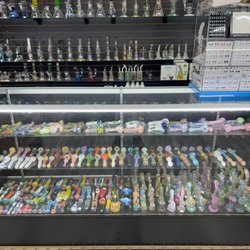 Puff N Go Smokeshop - Glass hand pipes
