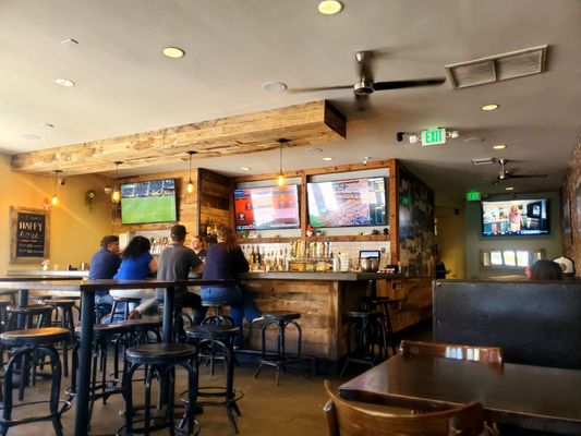 Main Street Kitchen & Tap by null