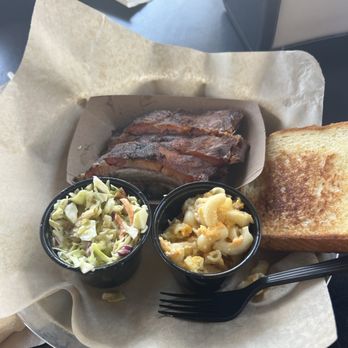 Hog Wild Beach & BBQ - Barbeque Near Me - Gulf Shores, Alabama Hog Wild Beach & BBQ - Barbeque Near Me - Gulf Shores, Alabama