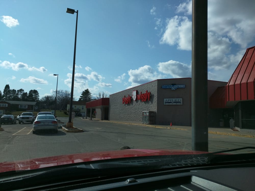 DICK’S SUPERMARKET Updated August 2024 316 W Spring St, Dodgeville