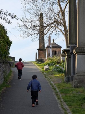 The Glasgow Necropolis by null