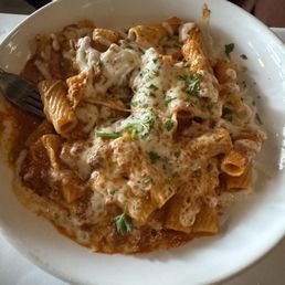 RIGATONI BOLOGNESE