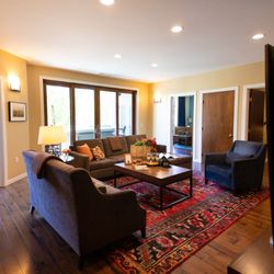 Two Thirty-Five Luxury Suites - Fitch Mountain Suite living room