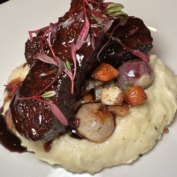 a'VERT Brasserie - Braised Beef Short Rib 'Bourguignon' - Brasseries Near Me - West Hartford, Connecticut a'VERT Brasserie - Braised Beef Short Rib 'Bourguignon' - Brasseries Near Me - West Hartford, Connecticut