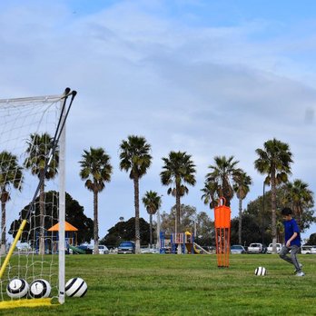 Catalyst Soccer Training - This youth player is learning to shoot with correct form. There are many technical cues in proper kicking so 1on1 attention is very helpful. - Soccer Near Me Catalyst Soccer Training - This youth player is learning to shoot with correct form. There are many technical cues in proper kicking so 1on1 attention is very helpful. - Soccer Near Me