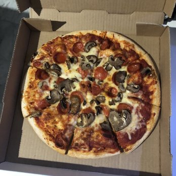 Firenze Restaurant & Pizzeria - Tiny bit of cheese in the very center. - Pizza Near Me - Warren, Michigan