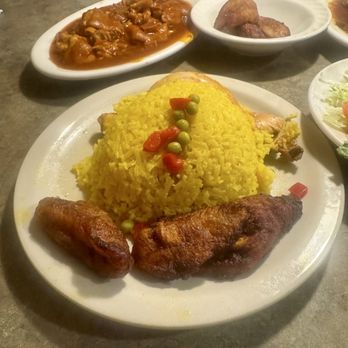 La Teresita Cafe - Arroz con pollo with platanos fritos - Cuban Near Me - Tampa, Florida La Teresita Cafe - Arroz con pollo with platanos fritos - Cuban Near Me - Tampa, Florida