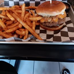 Georgia Summer Burger DELICIOUS Georgia Summer Burger DELICIOUS