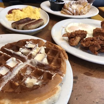 Momo's Cafe - American Near Me - Vallejo, California