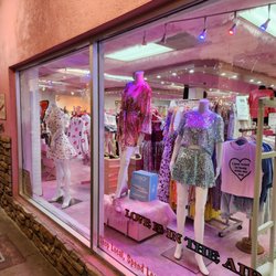 Rolling Rack Boutique - Pink storefront