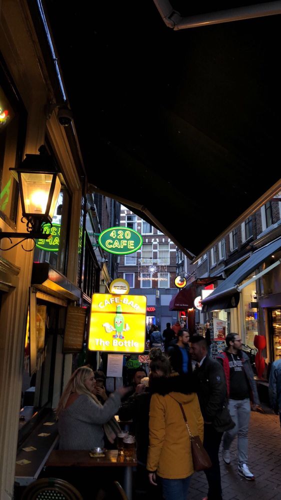 420 CAFE 30 Photos & 19 Reviews Oudebrugsteeg 27, Amsterdam, NoordHolland