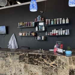 Electric RAYS Tanning - Professional staff and high-quality tanning beds every visit.
