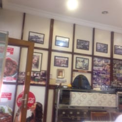 Tarihi Divan İskender - Ünlülerin fotoğrafları her yerde fakat bana çekilelim demediler!! Olmadı!!!