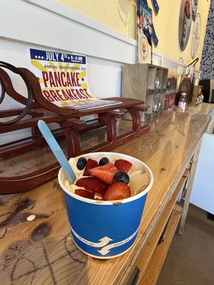 Mag's Local Yogurt by null