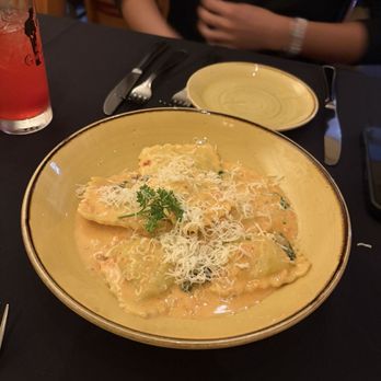 Carmel's Bistro Giovanni - Chicken Florentine Ravioli - Italian Near Me - Carmel, California