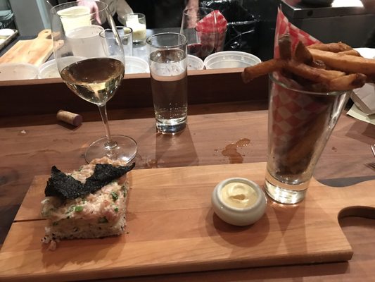 DUR À CUIRE Restaurant by null