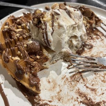 Drip - Dessert Lounge - High on Hazelnut Create Your Own Belgian Waffle or Churros - Desserts Near Me - Chicago, Illinois