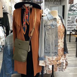 Mauve Street Boutique - Mannequins in booth