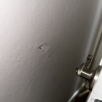 Paradise Moving And Storage - Damaged wall - Movers Near Me - Oakland, California Paradise Moving And Storage - Damaged wall - Movers Near Me - Oakland, California