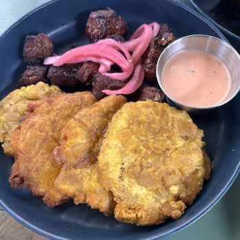 Traveler's Cart - Pandebono (V) (GF) - Cocktail Bars Near Me - Houston, Texas