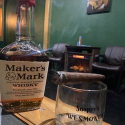 Snappy’s - Snappy's cigar lounge