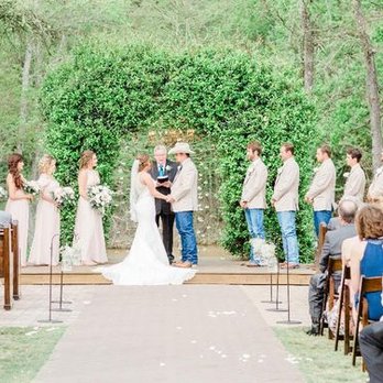 The Carriage House - Outdoor Garden Ceremony - Venues & Event Spaces Near Me - Conroe, Texas The Carriage House - Outdoor Garden Ceremony - Venues & Event Spaces Near Me - Conroe, Texas