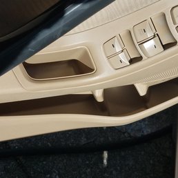 Drivers door pockets buttons