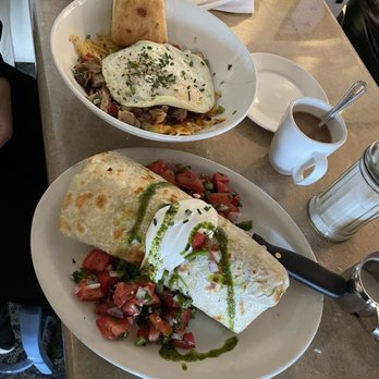 Jeffrey's Hillside Cafe - Delicious breakfast burrito and tasty corn duck hash - Breakfast & Brunch Near Me - Santa Rosa, California