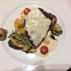 Restaurant Piano - Rinderfilet mit Gorgonzola Soße