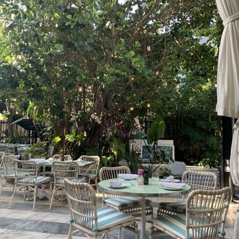 Swan - Patio - Modern European Near Me - Miami, Florida Swan - Patio - Modern European Near Me - Miami, Florida