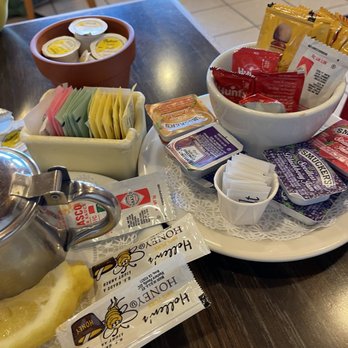 Redwood Cafe - Condiments - New American Near Me - Cambria, California Redwood Cafe - Condiments - New American Near Me - Cambria, California