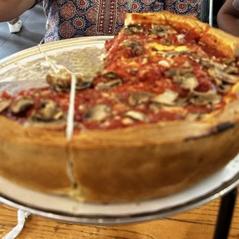 Giordano's - Deep dish chicken bbq pizza - Pizza Near Me - Chicago, Illinois Giordano's - Deep dish chicken bbq pizza - Pizza Near Me - Chicago, Illinois