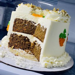 CARROT CAKE!!! Oh MAH GAWDDDD CARROT CAKE!!! Oh MAH GAWDDDD