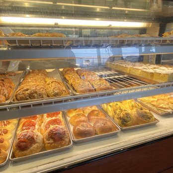 Liliha Bakery - Bakeries Near Me - Honolulu, Hawaii