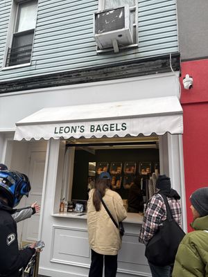 Leon’s Bagels by null