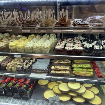Cafe Desserts Etc - Mium cupcakes bar :) - Desserts Near Me - Montreal, Quebec Cafe Desserts Etc - Mium cupcakes bar :) - Desserts Near Me - Montreal, Quebec
