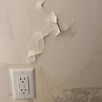 Allen Kitchen & Bath - Another photo of unacceptable drywalling. AKB doesn't know how to do anything right. Incompetent subcontractors. I have an attorney:) - Kitchen & Bath Near Me - Brookfield, Wisconsin