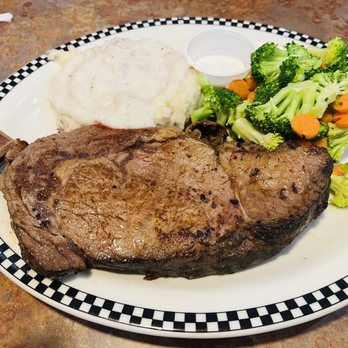 Black Bear Diner Palmdale - Prime Rib! - Diners Near Me - Palmdale, California