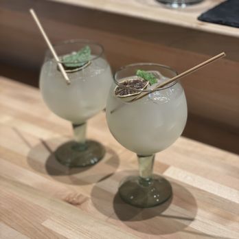 Handies Douzo - Olyshii - Sushi Bars Near Me - Houston, Texas