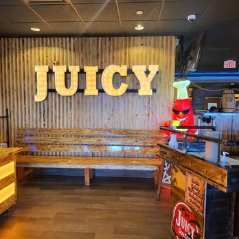 Juicy Seafood - Pendleton Pike - Singage - Seafood Near Me - Indianapolis, Indiana