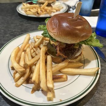 Plaza Restaurant - Bacon cheeseburgers - American Near Me - Emlenton, Pennsylvania Plaza Restaurant - Bacon cheeseburgers - American Near Me - Emlenton, Pennsylvania