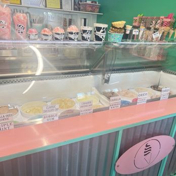 Mooos Creamery - The ice cream parlor with various flavors - Ice Cream & Frozen Yogurt Near Me - Yuma, Arizona Mooos Creamery - The ice cream parlor with various flavors - Ice Cream & Frozen Yogurt Near Me - Yuma, Arizona