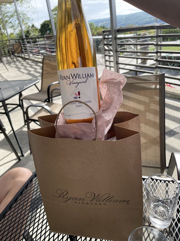 Ryan William Vineyard Logo