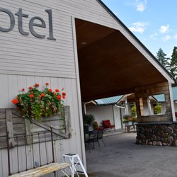Glacier Inn Motel - For the most relaxing stay check out the Glacier Inn Motel located just off Highway 2 in Columbia Falls, MT.