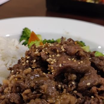 Mandarin Noodle House - Chinese Near Me - Johnston, Iowa