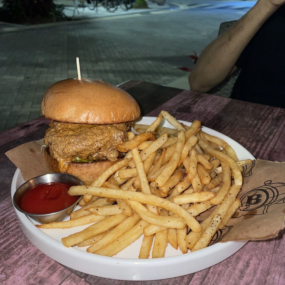 Batch Local Kitchen - Nashville Chicken Sandwich - Cocktail Bars Near Me - West Palm Beach, Florida Batch Local Kitchen - Nashville Chicken Sandwich - Cocktail Bars Near Me - West Palm Beach, Florida